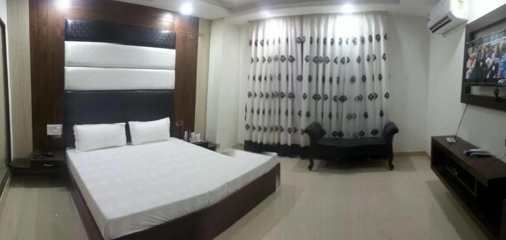 Hotel Ng Paradise Jagādhri Dış mekan fotoğraf